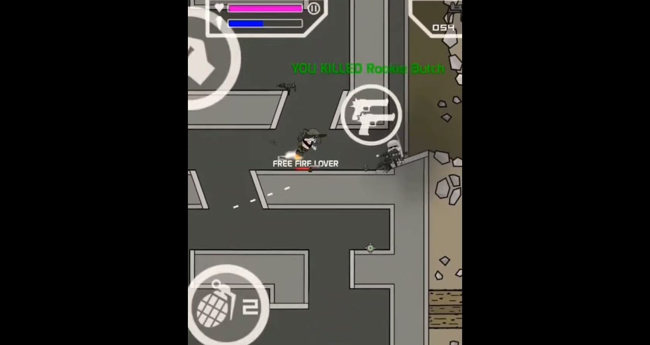 Top-down mobile shooter scene showing a player character labeled "FREE FIRE LOVER" shooting enemies.